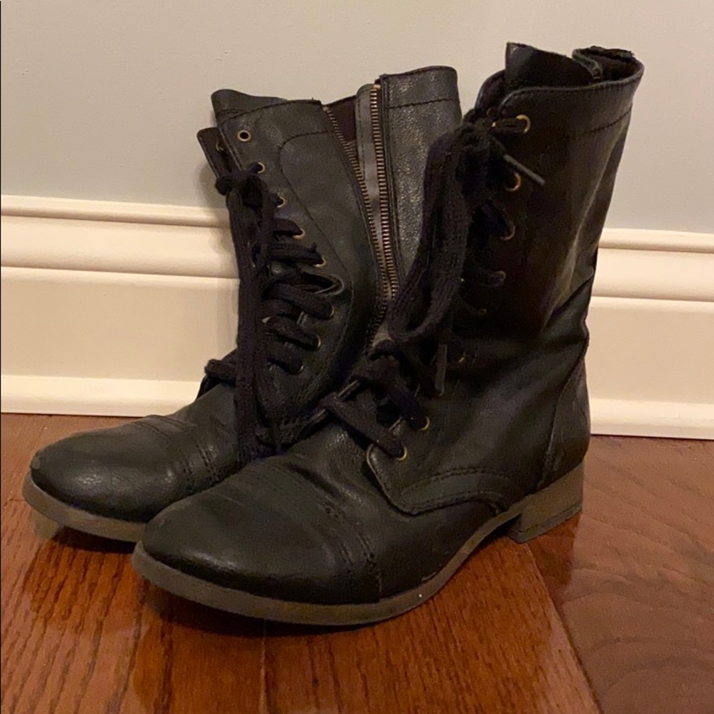 Combat boots